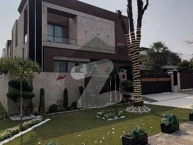 Corner 1 Kanal House For Sale