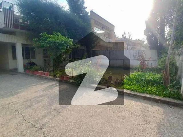 Corner House For Sale F 8/4 Islamabad | Measuring 1200 Sq Yds F 8/4
