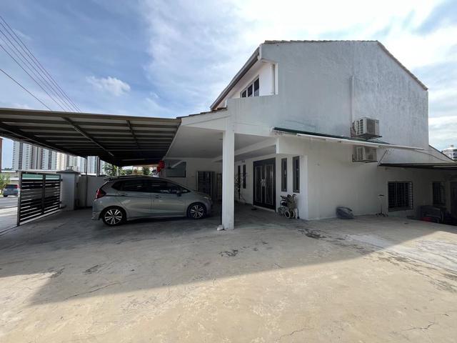 Corner house for sale in Bukit Serdang