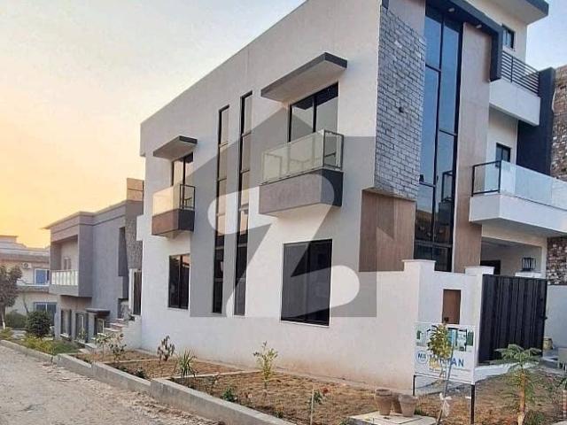 Corner House In MPCHS Block C1 For sale