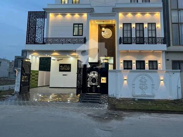 Corner House Of 11 Marla Is Available In Contemporary Neighborhood Of Citi Housing Society