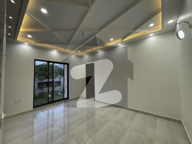 Corner House Sized 24 Marla Is For Sale Main Boulevard Royal Orchard