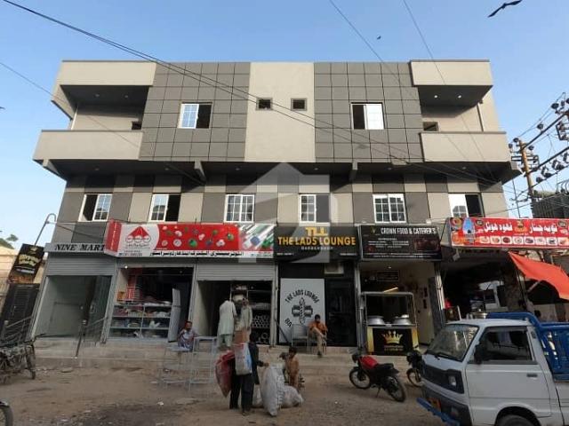 Corner In Gulshan E Iqbal 200 Square Yards Upper Portion For Sale
