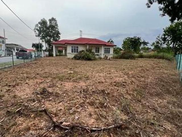 CORNER LOT MURAH Banglo Satu Tingkat Bandar Tasik Senangin N Sembil