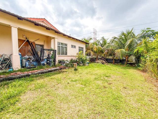 CORNER LOT MURAH Single Storey Semi D Taman Arked Dengkil