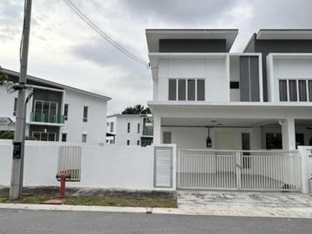 CORNER LOT Nusari Bayu SENDAYAN Seremban 2
