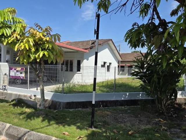 CORNER LOT Nego GOOD LOCATION