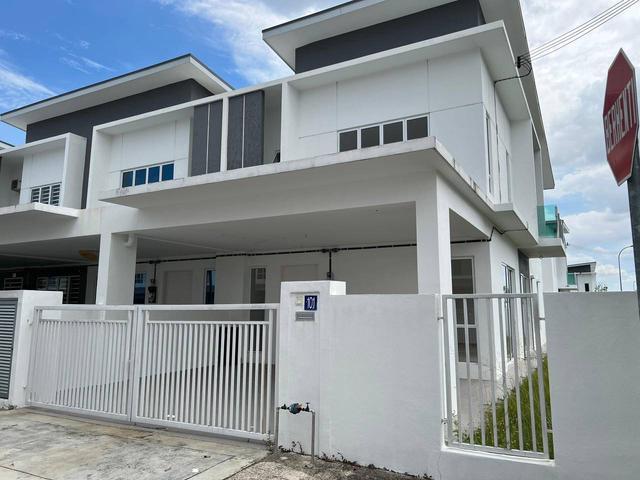 CORNER LOT NON BUMI LOT 2 Storey Terrace Sendayan