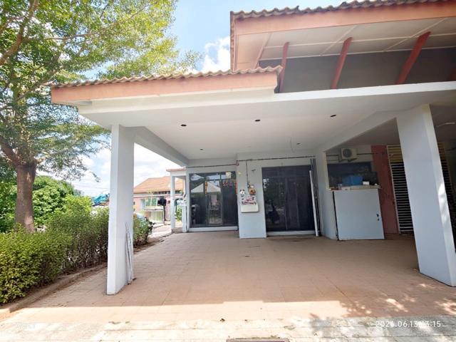 Corner Lot Open Facing Rumah Teres Setingkat di Kg Padang Perdana