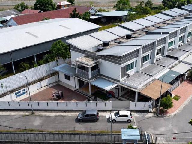 CORNER LOT AMPLE PARKING SPACE Double Storey Kg Bukit Lanchong