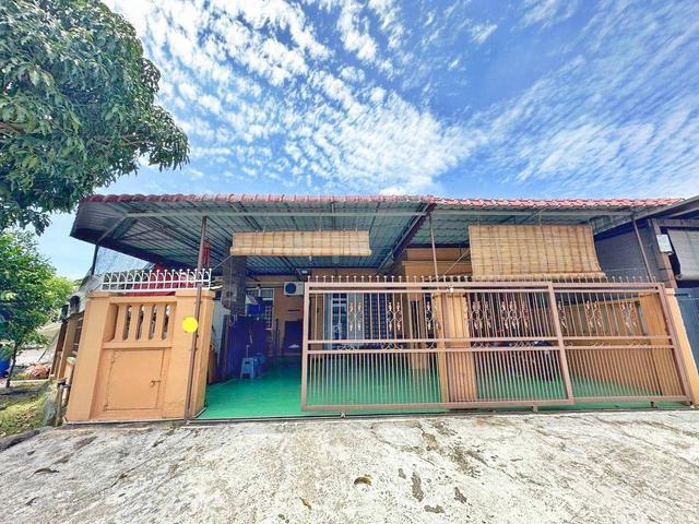 Corner Lot Bukit Indah Single Storey 3135 sqft Renovated Rare Unit