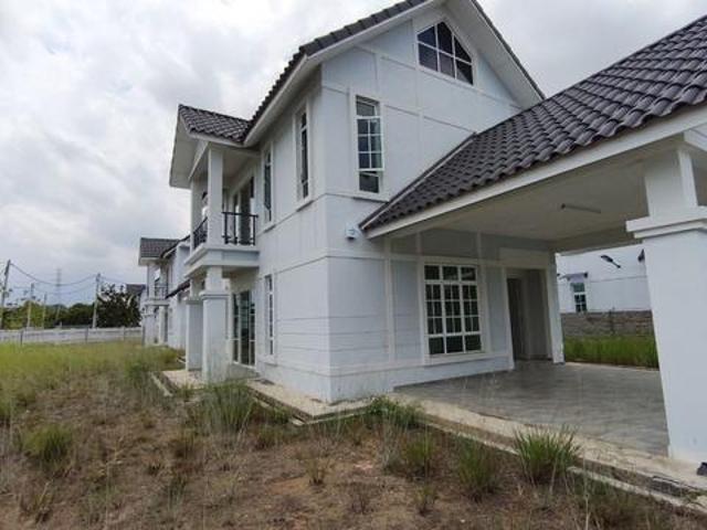 Corner Lot Bungalow 2 Sty Anjung Gapam Bemban nr Ayer Keroh Toll