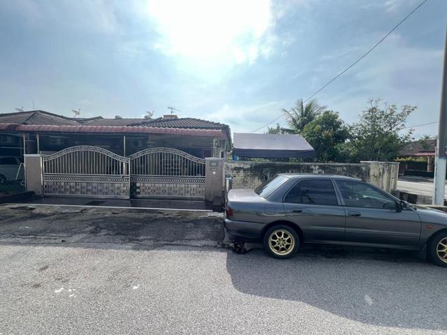Corner Lot Besar Untuk Dijual Di Seri Manjung