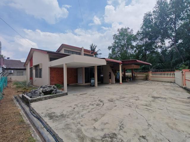 Corner Lot Big Land Space Taman Bersatu Semi D For Sales