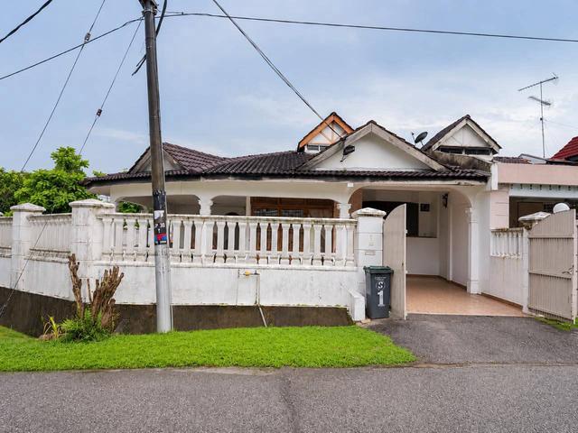 CORNER LOT BIG SIZE TAMAN DESA JAYA GOOD LOCATION CONDITIOn