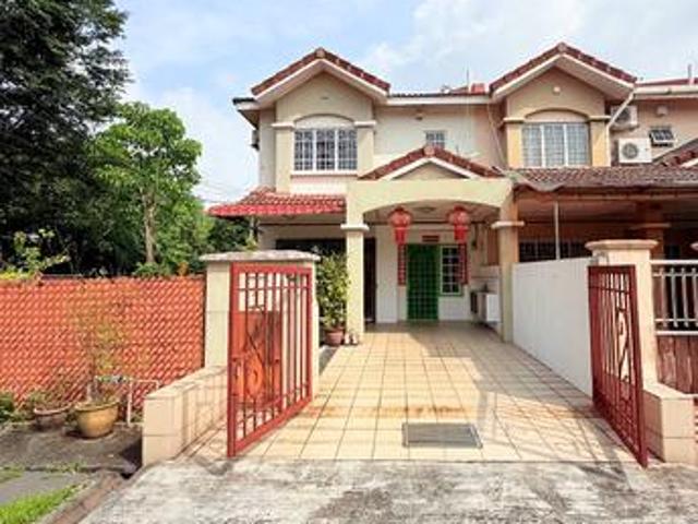 CORNER LOT CHEAPEST Puchong Taman Putra Prima Freehold Guarded