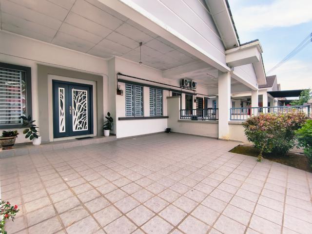 Corner Lot Cluster House Kota Masai