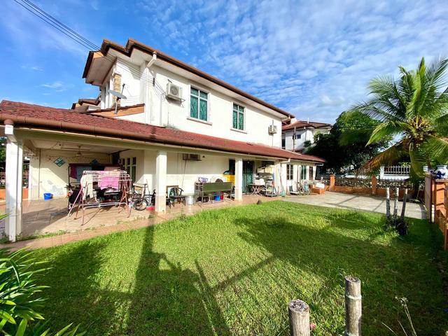 CORNER LOT DEKAT SURAU Double Storey Taman Pelangi Semenyih