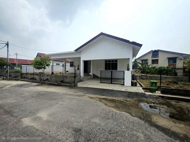 CORNER LOT DEPAN SURAU TAMAN Banglo Taman Beserah Kuantan