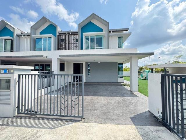 Corner Lot Double Storey For Sell Serenia Ariya Dengkil Sepang