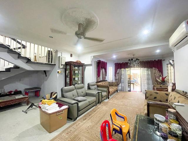 Corner Lot Double Storey House Jalan Limau 44H Seksyen 4 Shah Alam