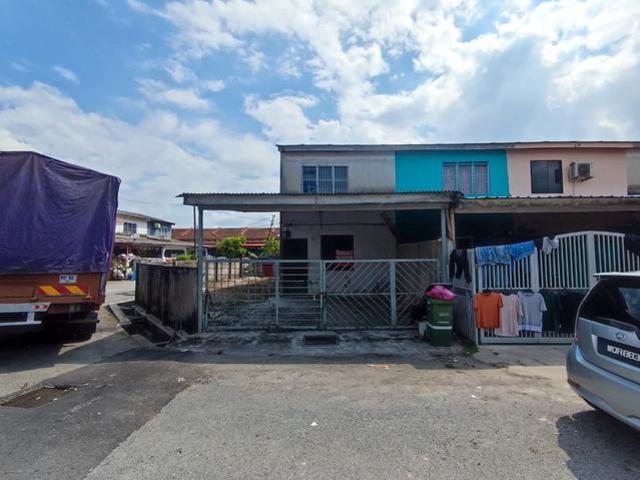 CORNER LOT Double Storey Low Cost at Taman Tas Ria