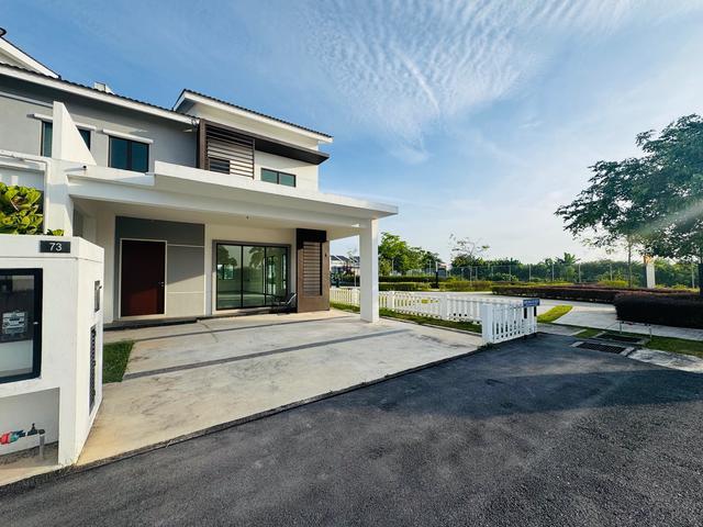 Corner Lot Double Storey Mekarsari Anggun untuk dijual