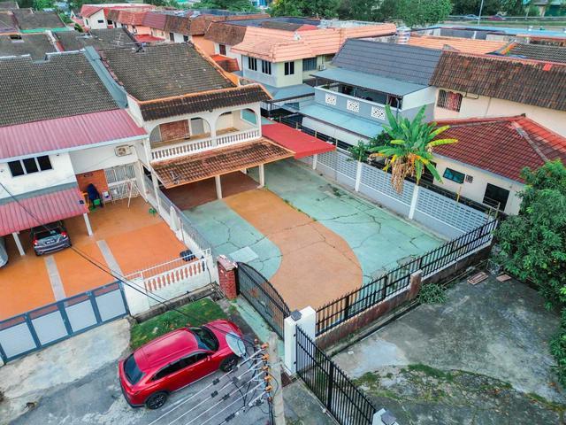 CORNER LOT Double Storey Semi D Jalan Reko Kajang
