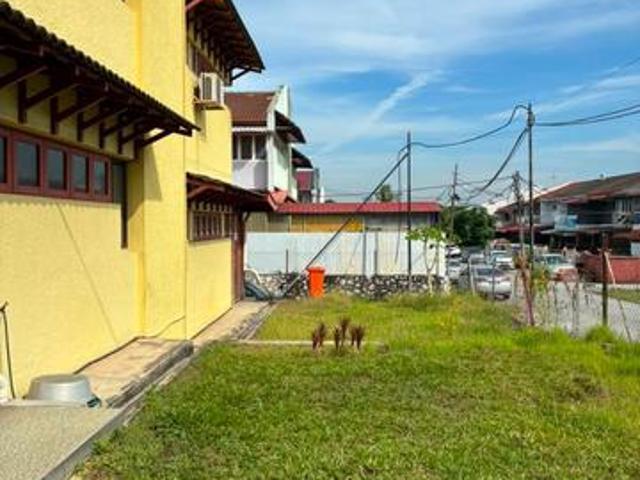 Corner Lot Double Storey With Extra Land SS2 Petaling Jaya 4Bed 3Bath