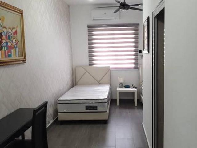 CORNER LOT Double Storey Taman Puncak Jalil Seri Kembangan