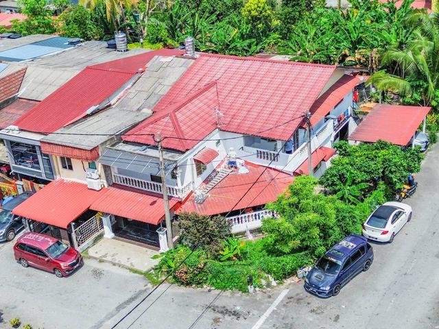 Corner Lot Double Storey Terrace Taman Indah Jaya Petaling Jaya
