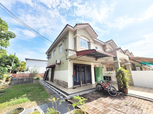 CORNER LOT Double Storey Terrace Taman Putra Prima Puchong