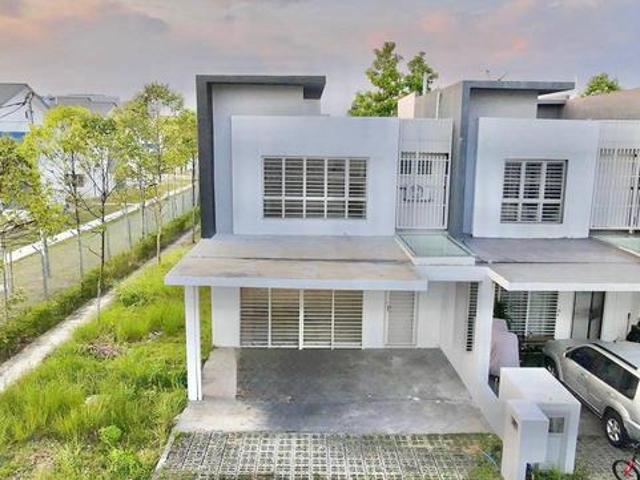 Corner Lot Double Storey Terrace Casa Green Cybersouth