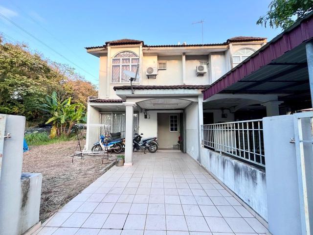 CORNER LOT Double Storey Terrace House TAMAN DAHLIA SEPANG