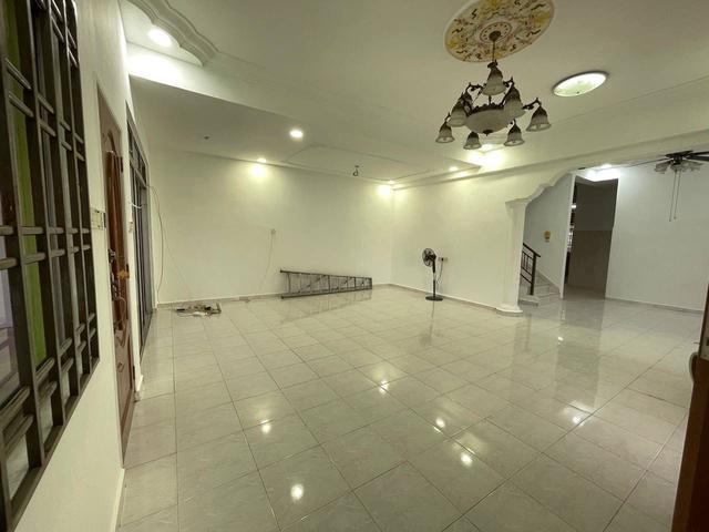 Corner Lot Double Storey Terrace House Taman Pulai Utama For Rent