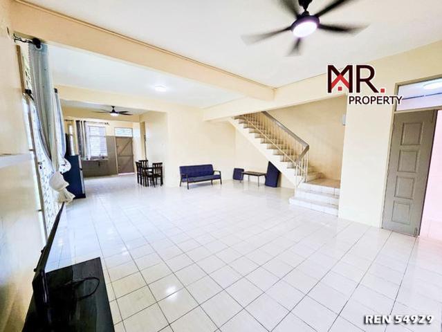 CORNER LOT Double Storey Terrace House Bandar Utama FOR SALE