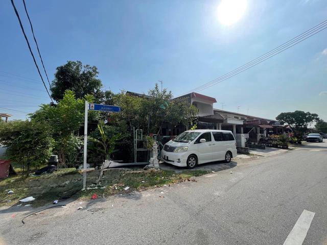 CORNER LOT Double Storey Terrace Kampung Idaman Port Klang For Sale