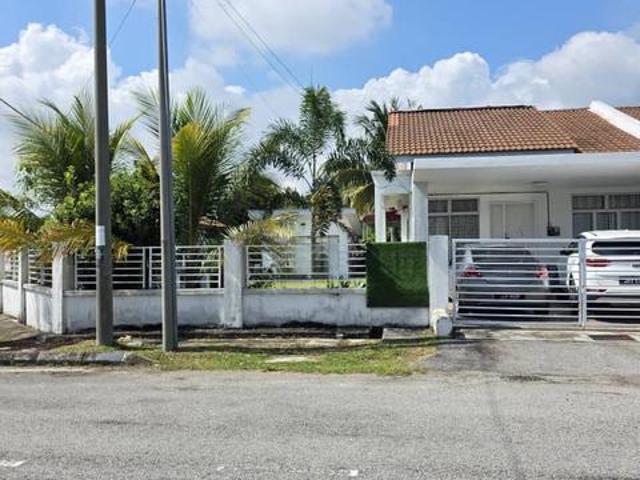 CORNER LOT EXTENDED Single Storey SEMI D SP 9 Bandar Saujana Putra
