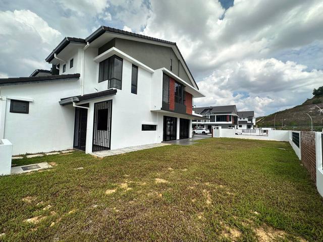 Corner Lot Elmina Green 7 for Rent