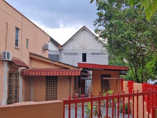 Corner Lot Fully Extend Double Storey Seksyen 19 Shah Alam