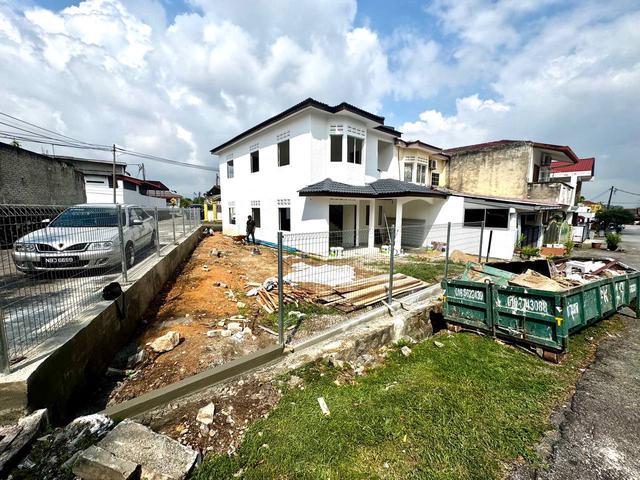 CORNER LOT FACING OPEN Double Storey Terrace Taman Sri Telawi Seremban
