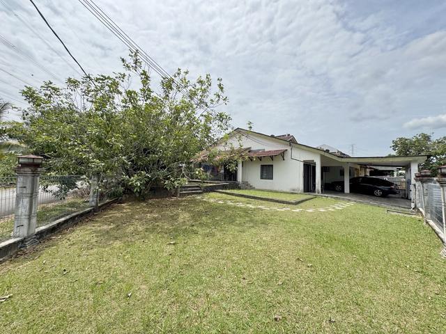 CORNER LOT FACING OPEN Single Storey Taman Desa Vista Salak Tinggi
