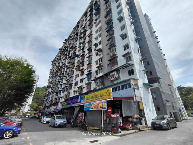 CORNER LOT Flat Farlim 4E High Floor 3 Rooms Strategic Location