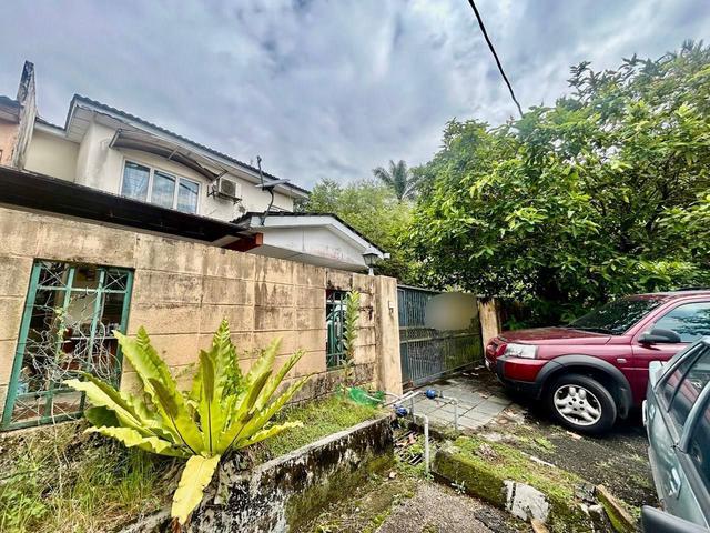 Corner Lot Freehold Townhouse at Taman Impian Indah Sg buloh