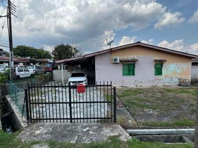 Corner Lot Hot Area Taman Dahlia Tampoi For Sale