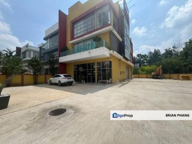 Corner lot Jalan Astaka U8/84, 3 Storey Corporate office, iparc 1
