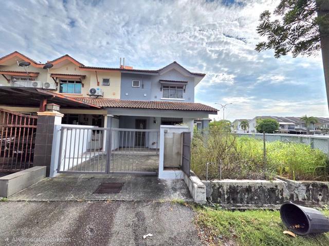 CORNER LOT LUAS AMAT GATED GUARDED Double Storey Taman Tasik Puchong