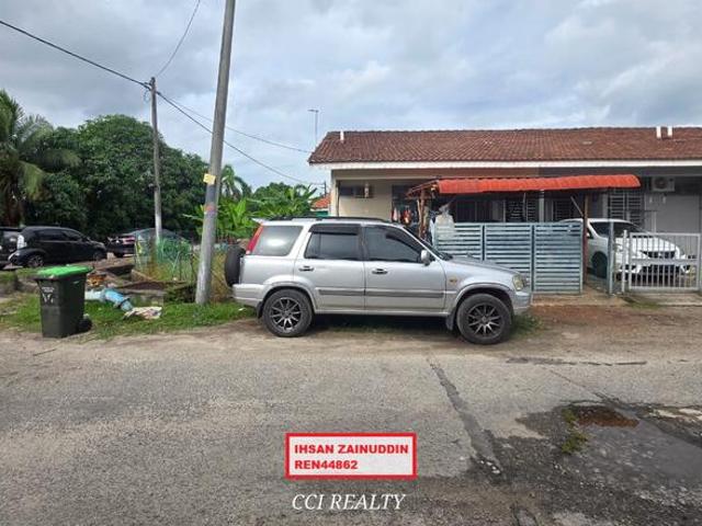 CORNER LOT LUAS MASTERBED ADA TOILETNEGOFULLOAN Bandar Utama SP