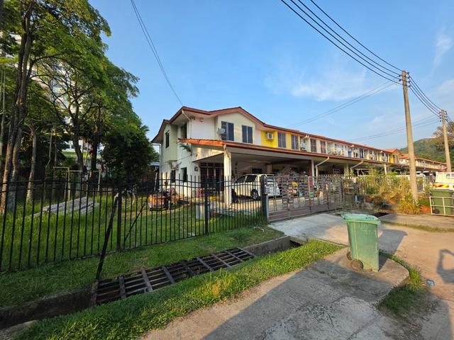 Corner Lot Landed House Double Storey Taman Kasigui Furnished