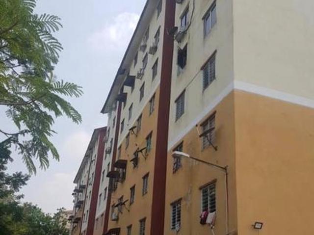 Corner Lot Puchong Apartment